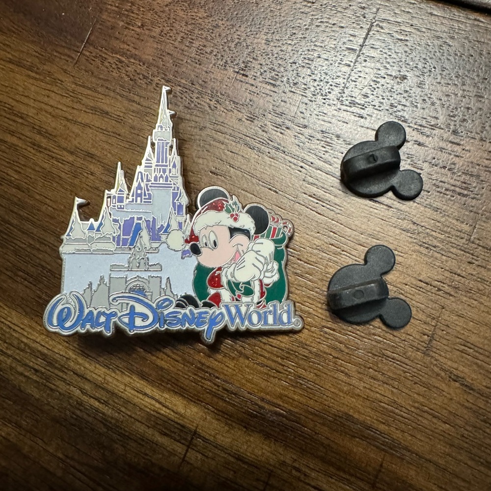 Disney Pin RARE Holiday Mickey Mouse Santa Hat w/ Gifts Bag Cinderella Castle